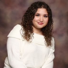 Salena, Babysitter in Bolton