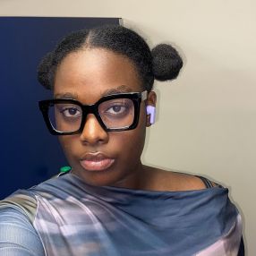 Luna, Babysitter à Longueuil