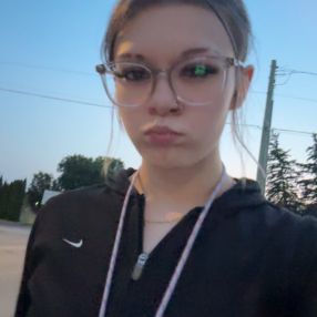 Mika, Babysitter in Moose Jaw