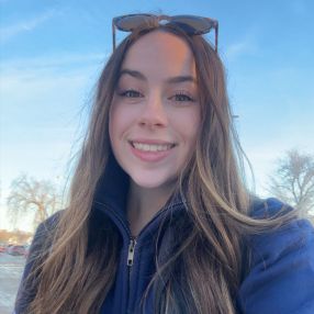Hannah, Babysitter in Brandon
