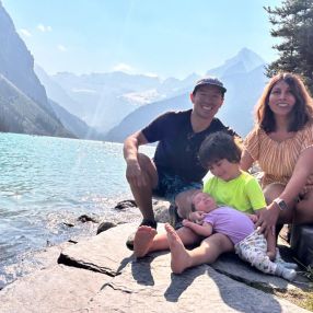 Grecia, Famille à Regina