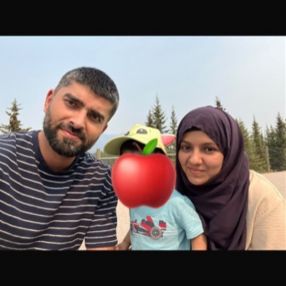 Bushra, Famille à London