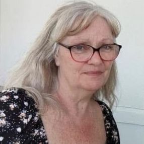 Lorrie, Babysitter in Red Deer