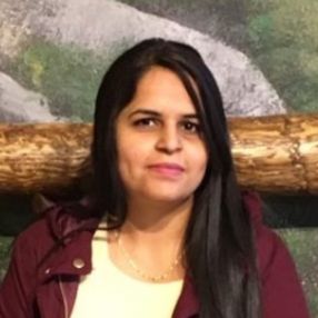 Harwinder, Babysitter à Surrey