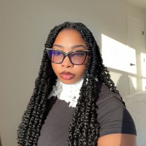 Oluwatimilehin, Babysitter à Edmonton
