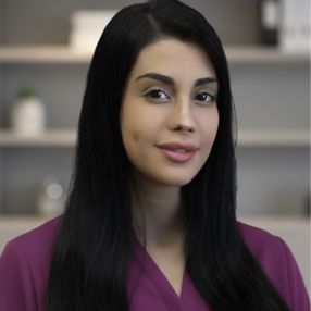 Parastoo, Babysitter in Richmond Hill