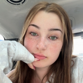 Jada, Babysitter à Dartmouth