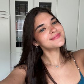 Carolina, Babysitter in Edmonton