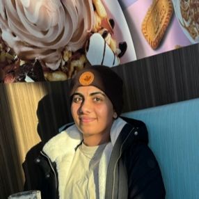 Jasmeen, Babysitter à Winnipeg