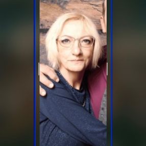 Leeann, Babysitter in Innisfail