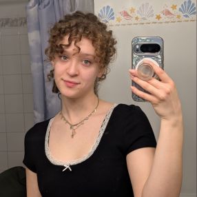 Mishel, Babysitter à Grande Prairie