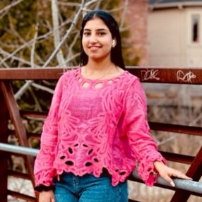 Parneet, Babysitter in Milton
