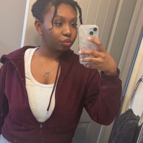 Nya, Babysitter à Fort Erie