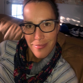 Julie, Babysitter in Varennes