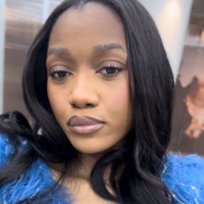 Toyosi, Babysitter à Airdrie