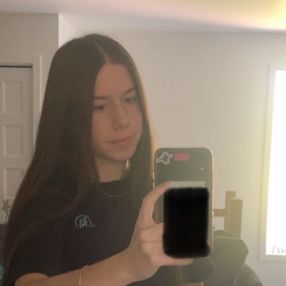 Kayla, Babysitter à Bois-des-Filion