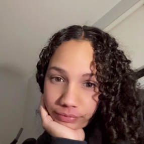 Kayna, Babysitter in Ajax