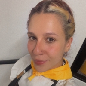 Karen lorenza, Niñera en Valencia
