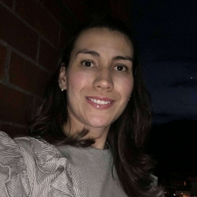 Maria Isabel, Familia en Medellín