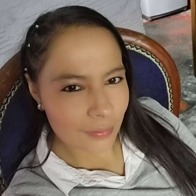 Zahira, Niñera en Bello