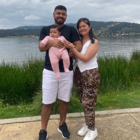 Adriana, Familia en Envigado