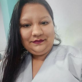 Angie, Niñera en Girón