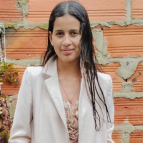 Nayeli, Niñera en Cota