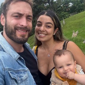Andrea del Pilar, Familia en Armenia