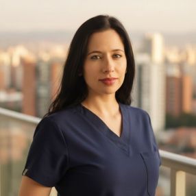 Esmeralda, Niñera en Bogotá