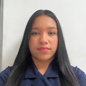 Marialex, Niñera en Los Patios