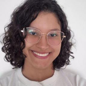 Laura, Niñera en La Estrella