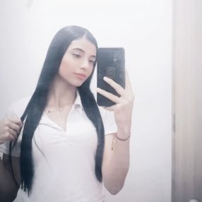 Daryana, Niñera en Sabaneta