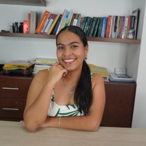 Luna Andrea, Niñera en Tuluá