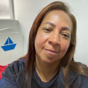 Sandy, Babysitter in Bello