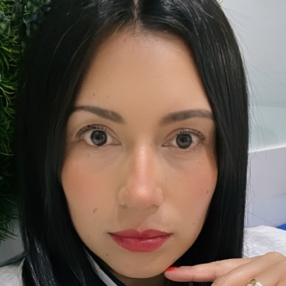 Bibiana, Niñera en Medellín