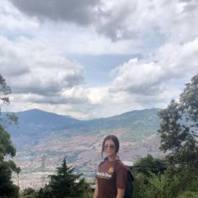 Angie, Familia en Envigado