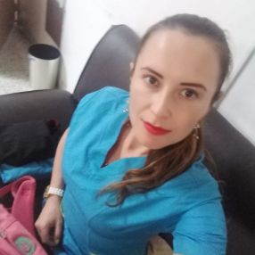 Los, Babysitter in Floridablanca
