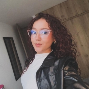 Isabella, Niñera en Leon