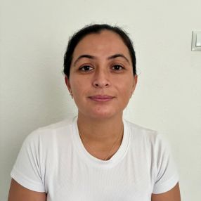 Yenny Lorena, Niñera en Valencia