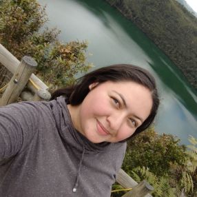 Amy Yasbeck, Niñera en Soacha