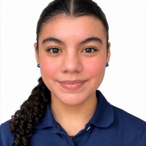 Laura Sofia, Niñera en Rivera