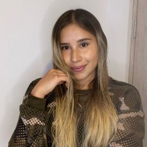 Maira, Niñera en Madrid