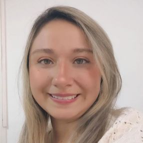 Claudia Yaneth, Niñera en Bello