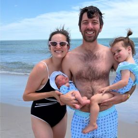 Andrew, Familia en Medellín