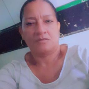 Luz, Babysitter in Malambo