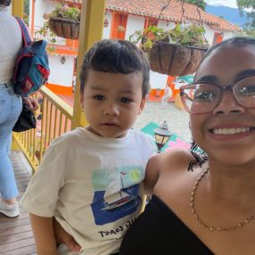 Nicole, Family in Itagüi