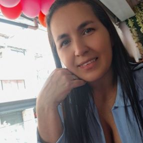 Paula, Babysitter in Bello