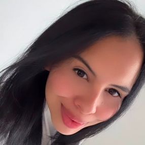 Jeimy Daniela, Niñera en Sevilla
