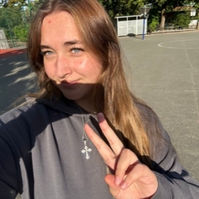Adelina, Babysitter in Greven