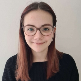 Alexa, Babysitter in Dünsen